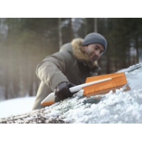 Щітка-смётка зі скребком Fiskars SnowXpert (1019352)