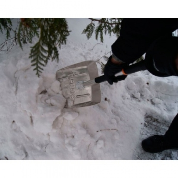 Автомобільний совок для снігу Fiskars (1000740)