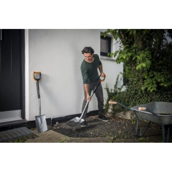 Лопата з заокругленим лезом Fiskars Xact середня (1003682)
